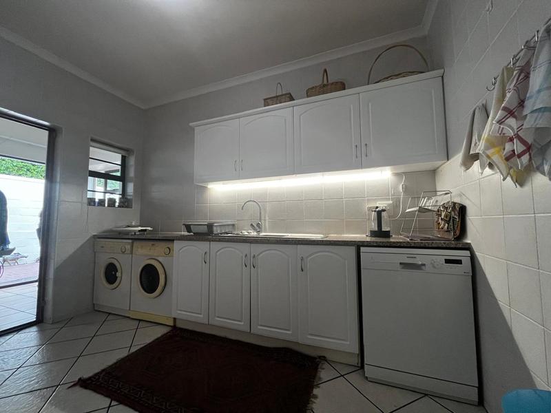 5 Bedroom Property for Sale in Rome Glen Western Cape